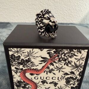BRAND NEW Gucci Lion Head Silver Black Crystal Ring Size 10 / X-Small / 5.25